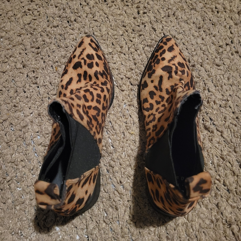 🔥🔥HP🔥🔥12-19-24🔥🔥WOMENS A NEW DAY LEOPARD PRINT ANKLE BOOTS SIZE 6 - Picture 3 of 12